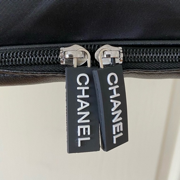 Brand New Chanel Black Nylon Large Makeup Bag/Pouch/Clutch with Wrist Strap - Picture 7 of 15